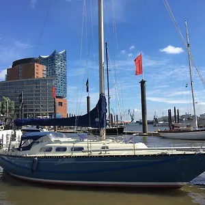 Botel Hanseat Am Baumwall 
